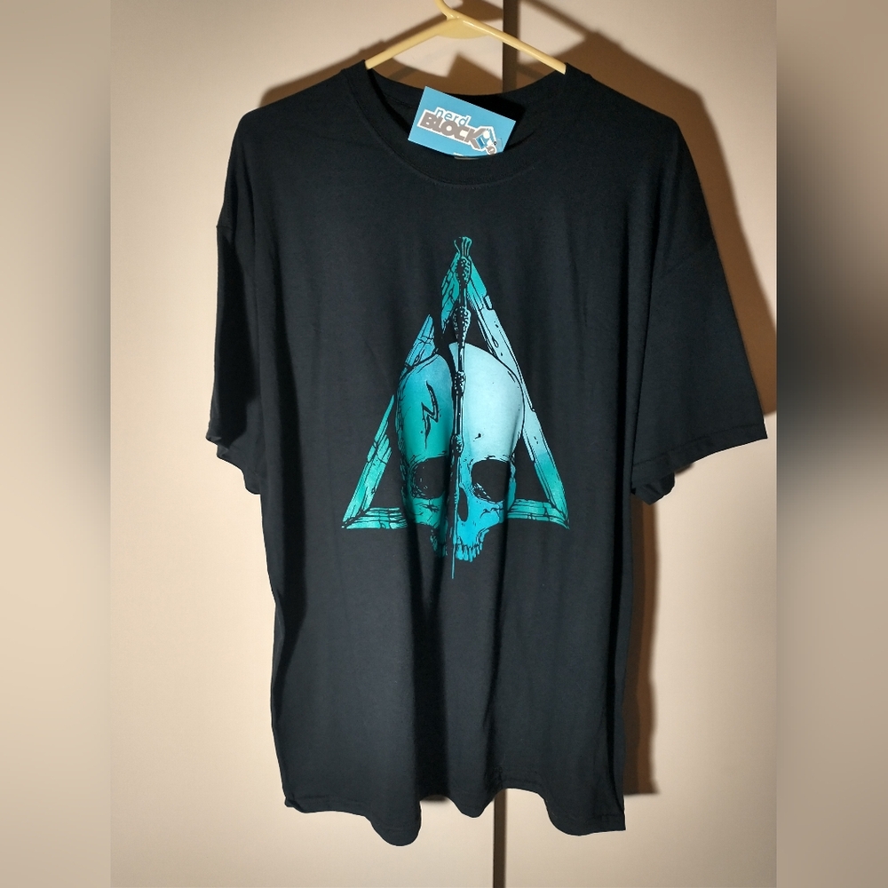 NWT Nerd Block Exclusive (Gildan) Harry Potter Deathly Hallows T-Shirt - Size XL